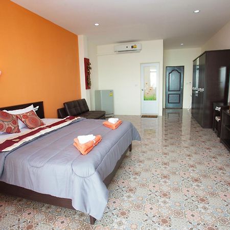 Sea Breeze Guest House Petchaburi Esterno foto